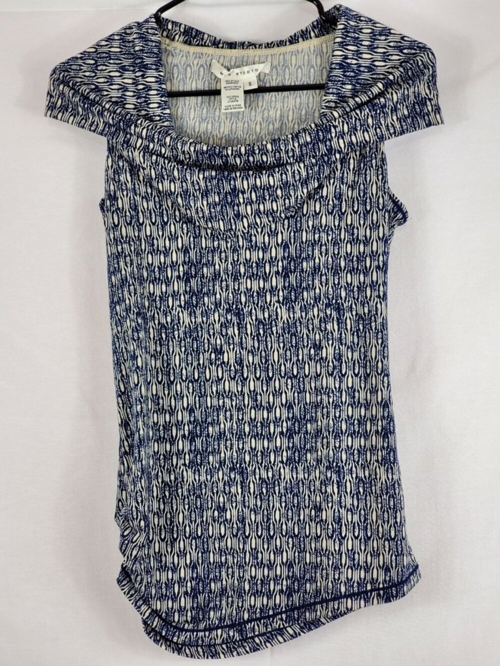 (A1347) Max Studio Blue White Geometric Print Cold Shoulder Blouse Size S